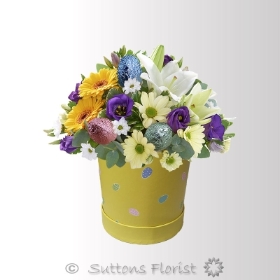 Egg tra Special Petite Hatbox Arrangement