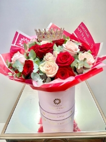 THE BLUSH AND ROUGE 24 ROSES LUXE HATBOX (Crown optional)