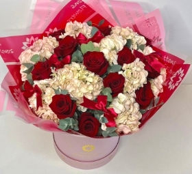 Blushing Romance Luxe Hatbox