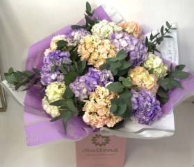 pastel l hydrangea hand tied