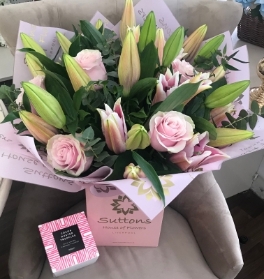 PINK ROSE & LILY HAND TIED WITH CHOCOLATES