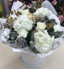 White and gold luxury hatbox