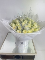 Ice Queen 50 White Roses(crown optional)