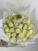 Ice Queen 50 White Roses(crown optional)